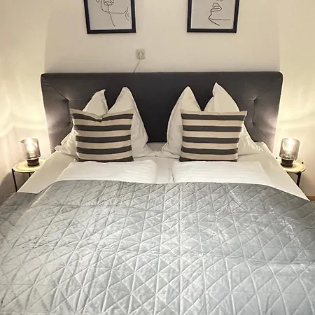 Luminous - Kostenloser Parkplatz , Stadt Naehe