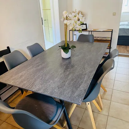 Luminous - Kostenloser Parkplatz , Stadt Naehe Apartman