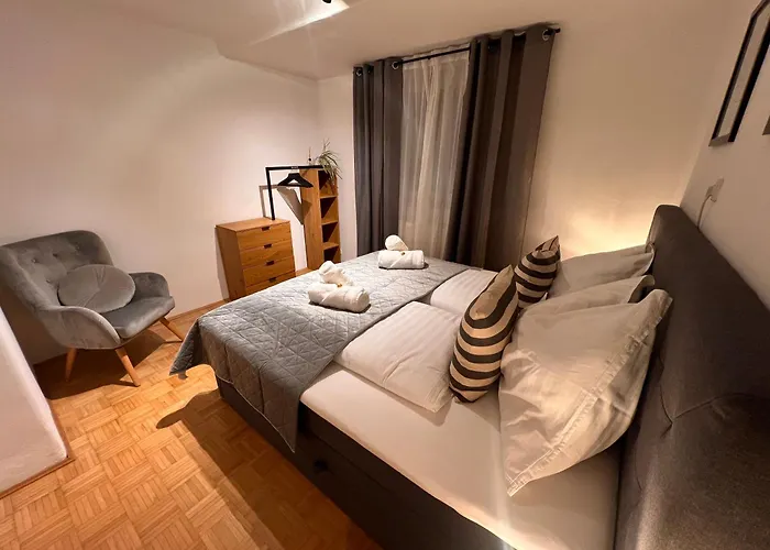 Luminous - Kostenloser Parkplatz , Stadt Naehe