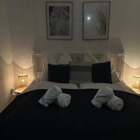 Apartment Luminous - Kostenloser Parkplatz , Stadt Naehe *